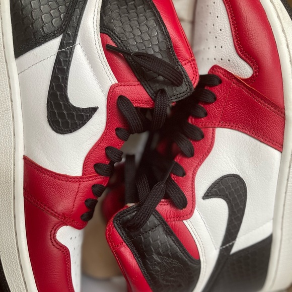 Burberry Size 9 Retro 1s Size 8.5 Dunks 8.5 - Picture 3 of 3